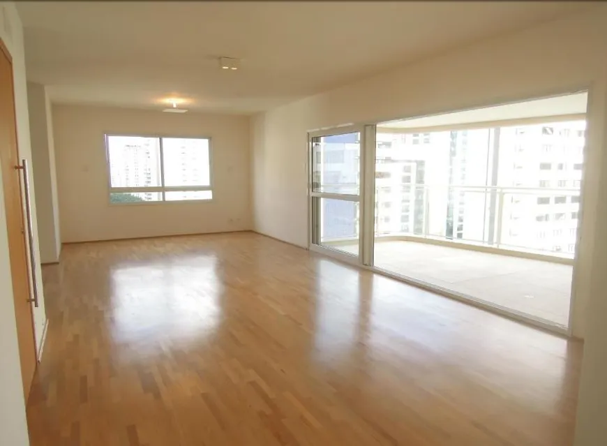 Foto 1 de Apartamento com 3 Quartos à venda, 187m² em Indianópolis, São Paulo