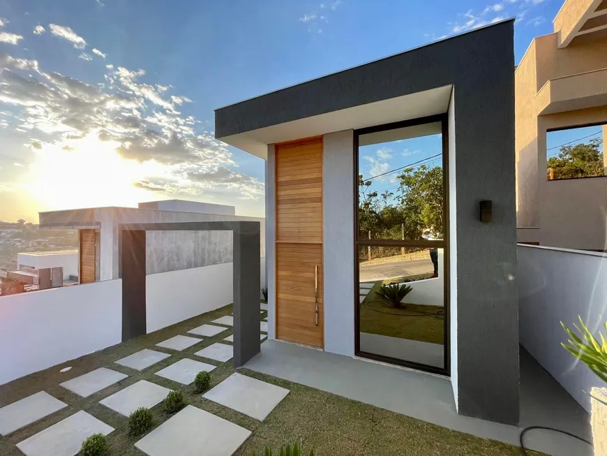 Foto 1 de Casa de Condomínio com 4 Quartos à venda, 130m² em Condominio Trilhas do Sol, Lagoa Santa