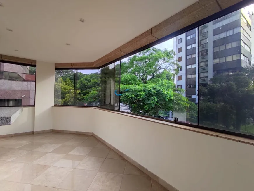 Foto 1 de Apartamento com 3 Quartos para alugar, 230m² em São João, Porto Alegre
