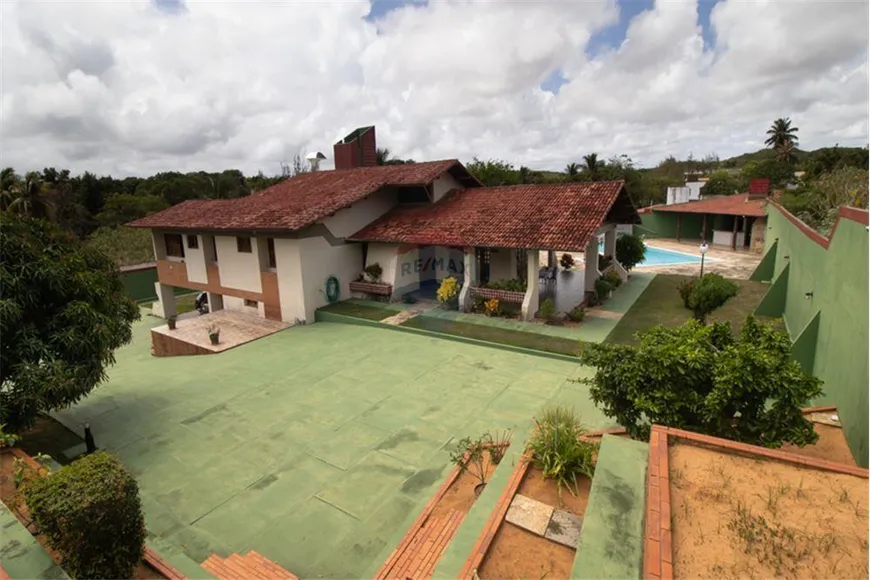 Foto 1 de Casa com 6 Quartos à venda, 466m² em Candelária, Natal