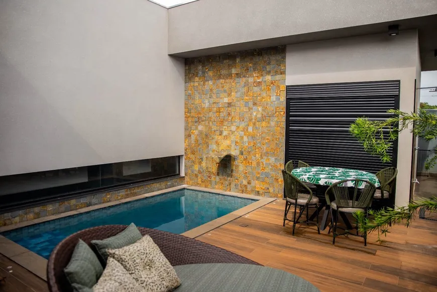 Foto 1 de Casa com 3 Quartos à venda, 300m² em Residencial Villa de Leon, Piratininga