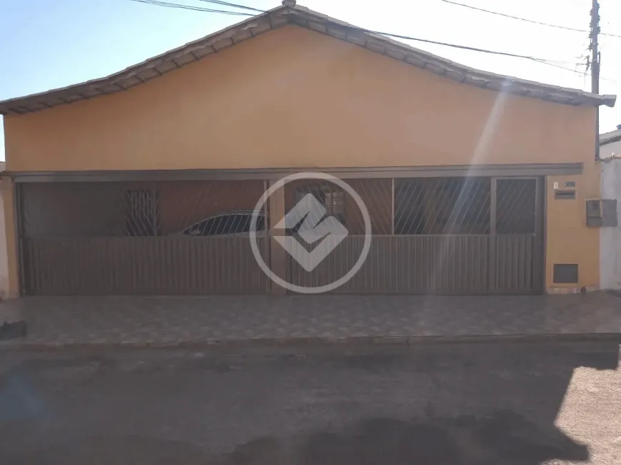 Foto 1 de Casa com 4 Quartos à venda, 180m² em Conjunto Vera Cruz, Goiânia