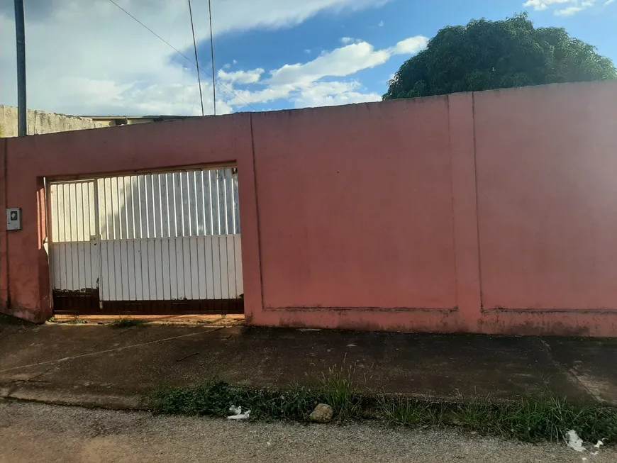 Foto 1 de Casa com 2 Quartos à venda, 360m² em Jardim Perola da Barragem I, Águas Lindas de Goiás