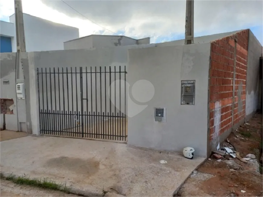 Foto 1 de Casa com 2 Quartos à venda, 61m² em Jardim São João Batista, São Carlos