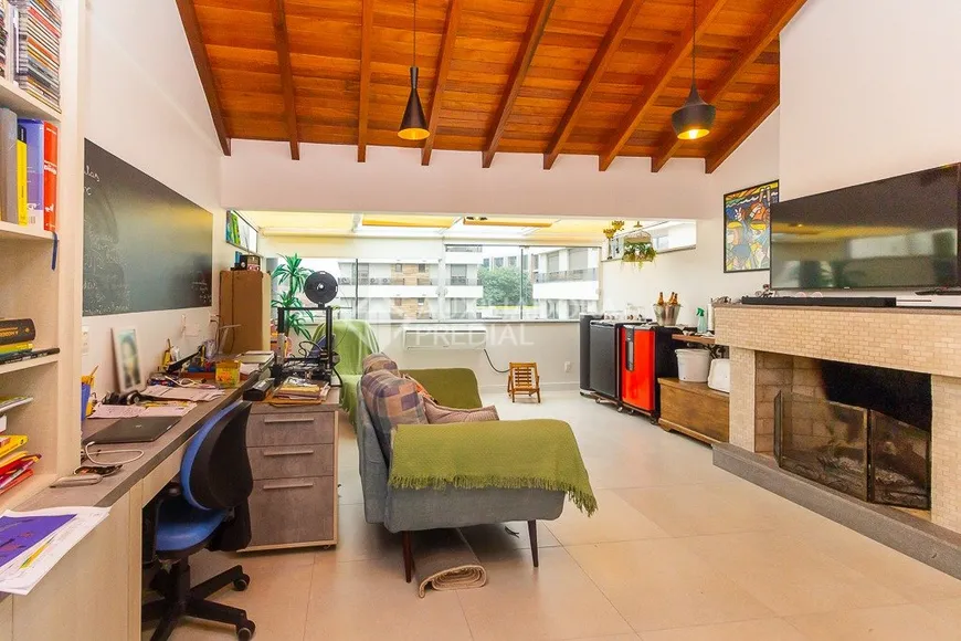 Foto 1 de Casa de Condomínio com 3 Quartos à venda, 221m² em Tristeza, Porto Alegre