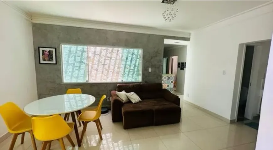 Foto 1 de Casa com 2 Quartos à venda, 90m² em Pituaçu, Salvador