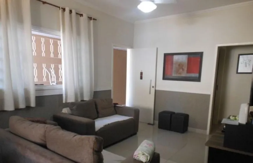 Foto 1 de Casa com 3 Quartos à venda, 195m² em Jardim Emília, Jacareí