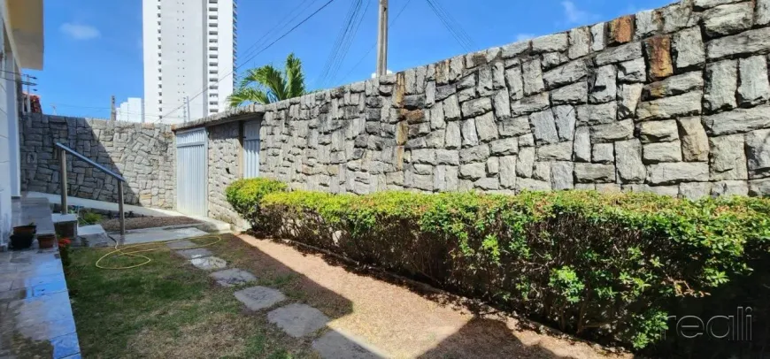 Foto 1 de Casa com 3 Quartos à venda, 320m² em Joaquim Tavora, Fortaleza