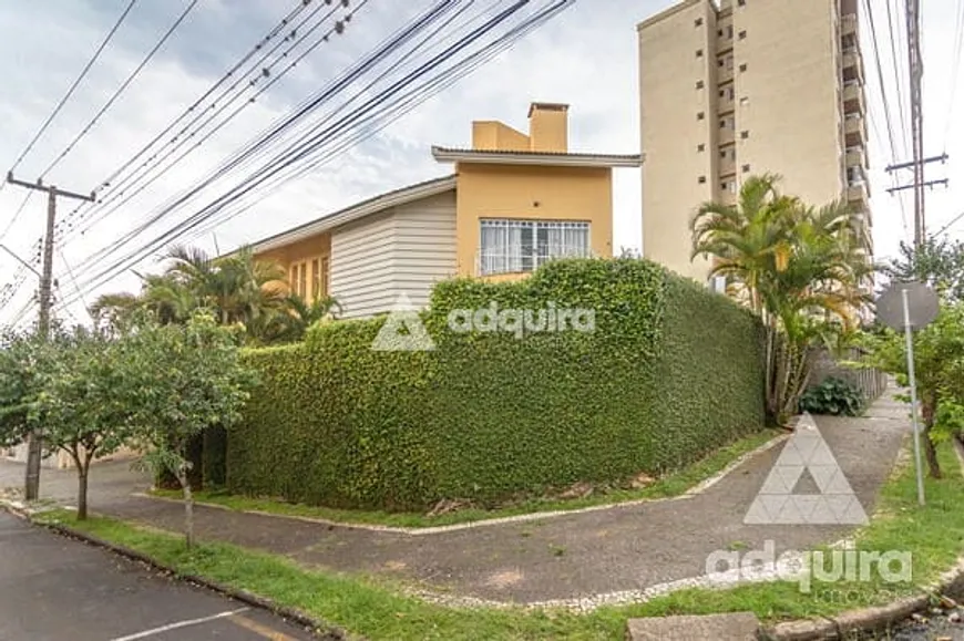 Foto 1 de Casa com 4 Quartos à venda, 410m² em Centro, Ponta Grossa