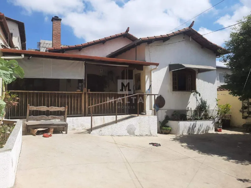 Foto 1 de Casa com 3 Quartos à venda, 201m² em Tirol, Belo Horizonte