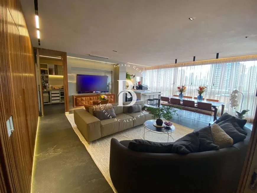 Foto 1 de Apartamento com 2 Quartos à venda, 133m² em Itaim Bibi, São Paulo