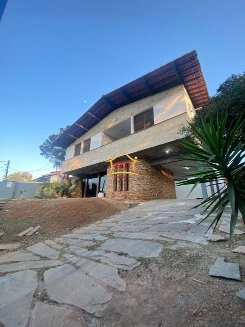 Foto 1 de Casa com 4 Quartos à venda, 418m² em Bandeirantes, Belo Horizonte