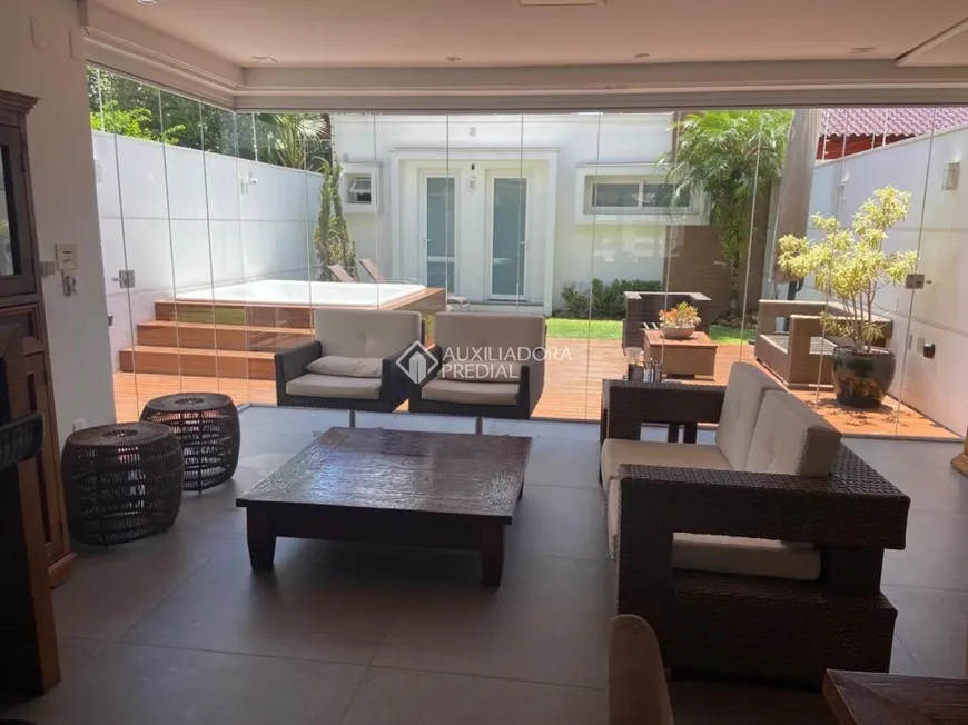 Foto 1 de Casa com 3 Quartos à venda, 218m² em Ipanema, Porto Alegre