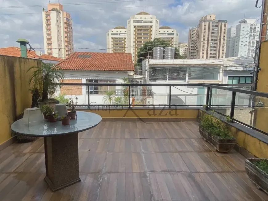 Foto 1 de Casa com 4 Quartos à venda, 300m² em Alto da Lapa, São Paulo