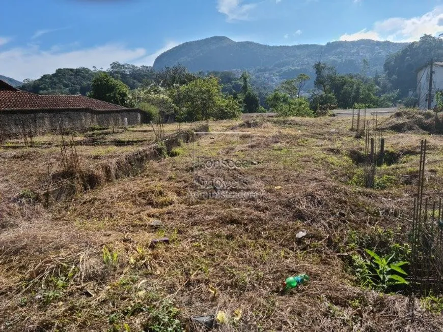 Foto 1 de Lote/Terreno à venda, 340m² em Castelanea, Petrópolis