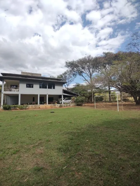 Foto 1 de Fazenda/Sítio com 5 Quartos para alugar, 5000m² em Regiao dos Lagos, Brasília