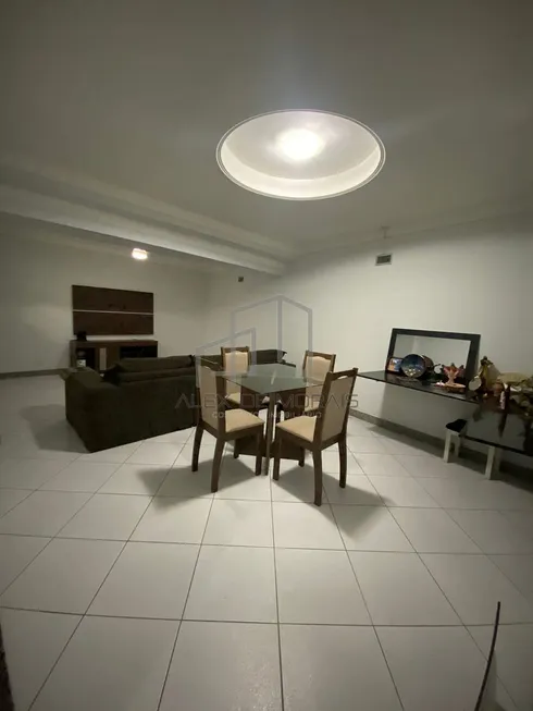Foto 1 de Casa de Condomínio com 3 Quartos à venda, 270m² em Centro, Vitória