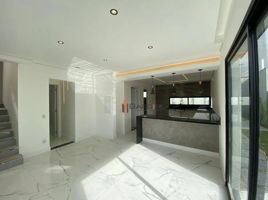 Foto 1 de Casa de Condomínio com 3 Quartos à venda, 220m² em Fazenda Rodeio, Mogi das Cruzes