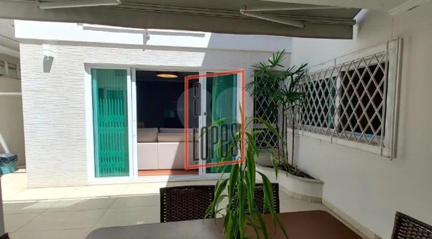 Foto 1 de Sobrado com 4 Quartos à venda, 260m² em Indianópolis, São Paulo