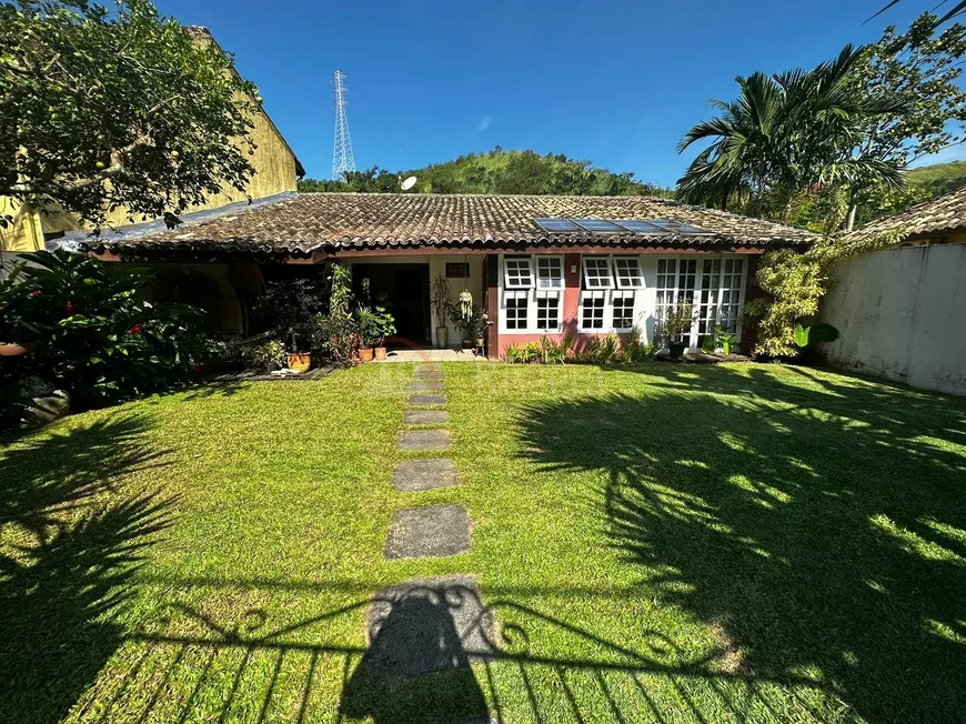 Foto 1 de Casa com 4 Quartos à venda, 300m² em Reserva du Moullin, São Sebastião