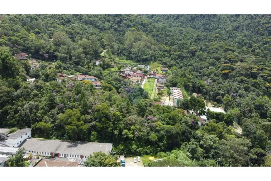 Foto 1 de Lote/Terreno à venda, 31042m² em Quarteirão Brasileiro, Petrópolis