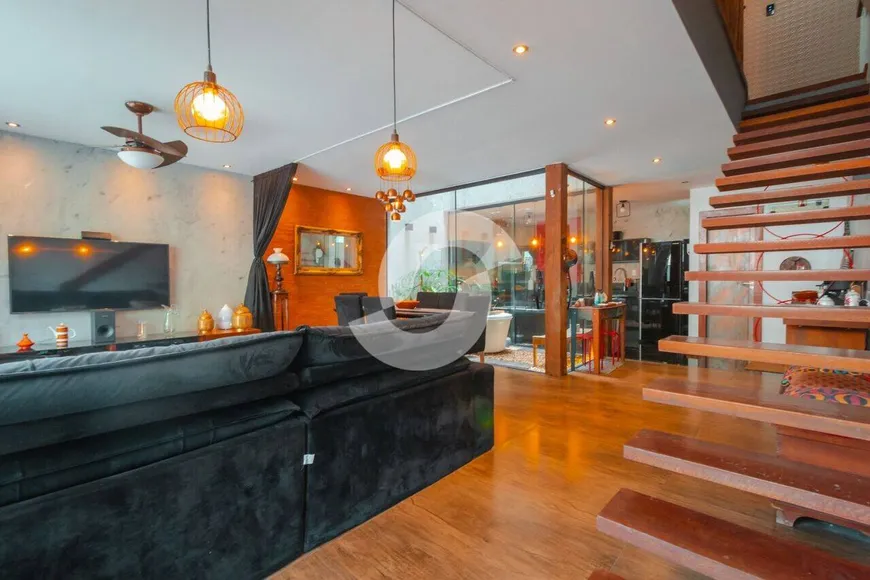 Foto 1 de Casa com 4 Quartos à venda, 234m² em São Francisco, Niterói