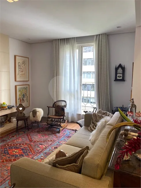 Foto 1 de Apartamento com 3 Quartos à venda, 230m² em Jardim América, São Paulo
