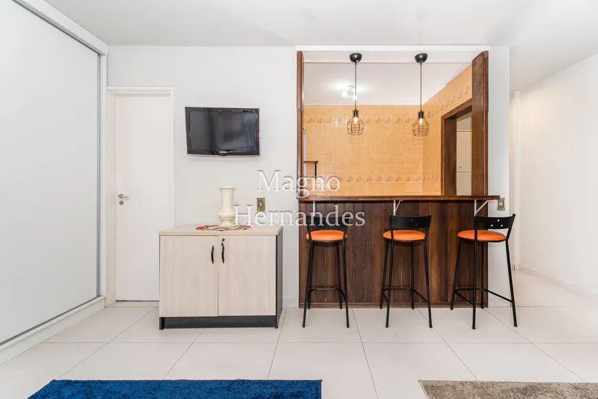 Foto 1 de Apartamento com 1 Quarto à venda, 28m² em Cristo Rei, Curitiba