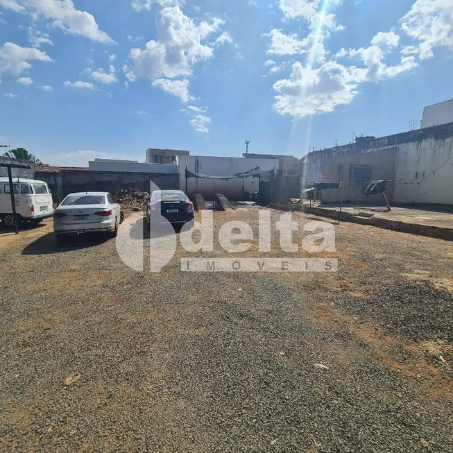 Foto 1 de Lote/Terreno à venda, 300m² em Granada, Uberlândia