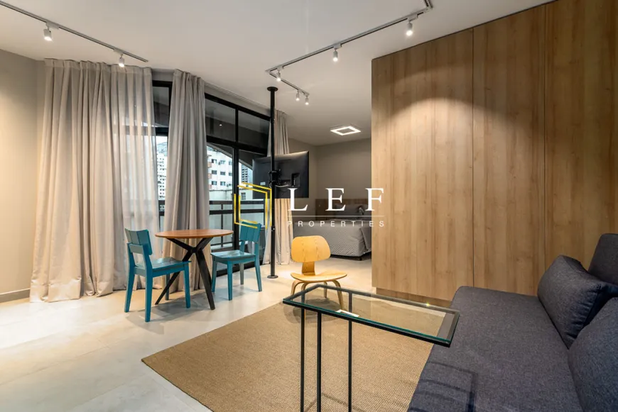 Foto 1 de Apartamento com 1 Quarto à venda, 42m² em Jardim Europa, São Paulo