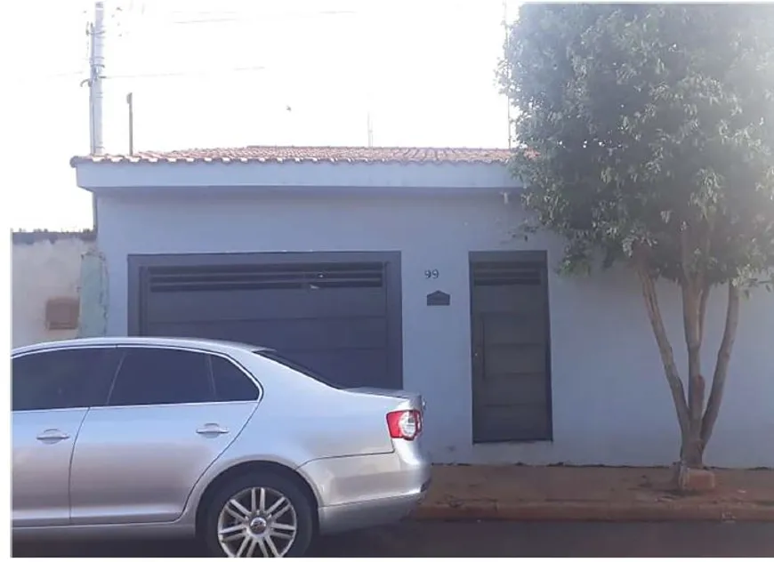 Foto 1 de Casa com 2 Quartos à venda, 250m² em Centro, Pitangueiras