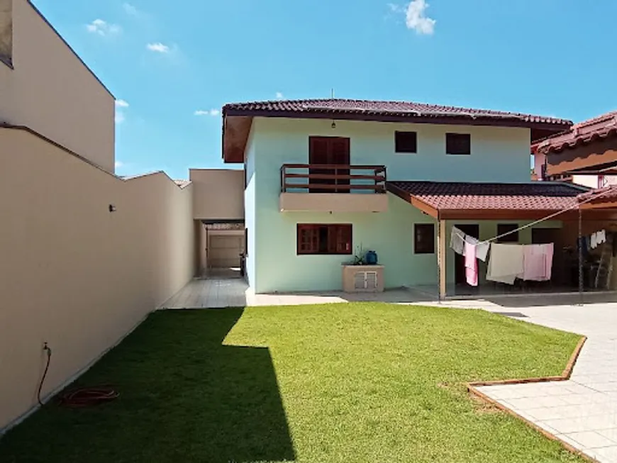 Foto 1 de Casa com 3 Quartos à venda, 342m² em Jardim Samambaia, Jundiaí