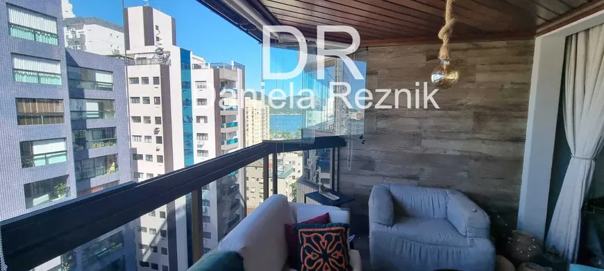 Foto 1 de Apartamento com 3 Quartos para alugar, 160m² em Ponta da Praia, Santos