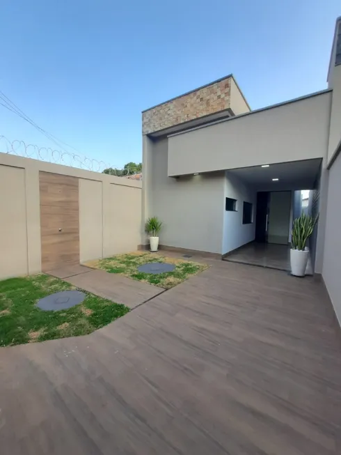 Foto 1 de Casa com 3 Quartos à venda, 118m² em Jardim Real, Goiânia