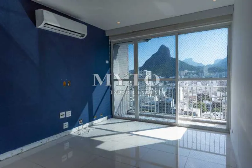 Foto 1 de Apartamento com 3 Quartos à venda, 95m² em Leblon, Rio de Janeiro