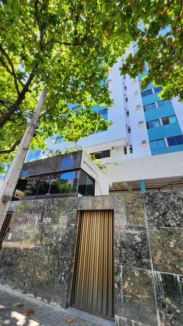 Foto 1 de Apartamento com 1 Quarto para alugar, 30m² em Boa Viagem, Recife