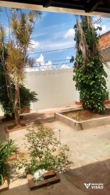 Foto 1 de Casa com 4 Quartos à venda, 200m² em Jardim São Bento, Uberaba