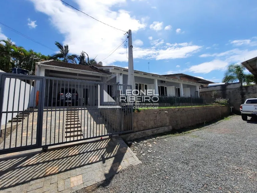 Foto 1 de Casa com 4 Quartos à venda, 166m² em Carijos, Indaial