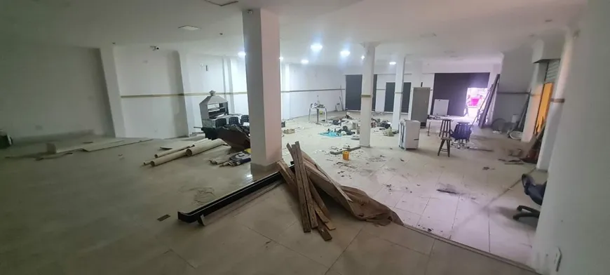 Foto 1 de Ponto Comercial para alugar, 250m² em Vila Sabrina, São Paulo