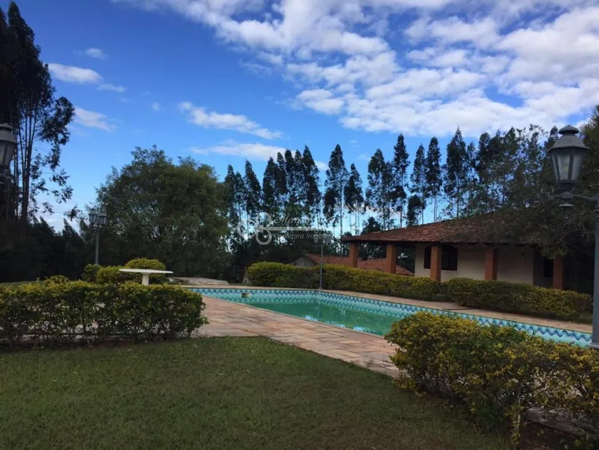 Foto 1 de Fazenda/Sítio com 3 Quartos à venda, 250m² em Centro, Torre de Pedra