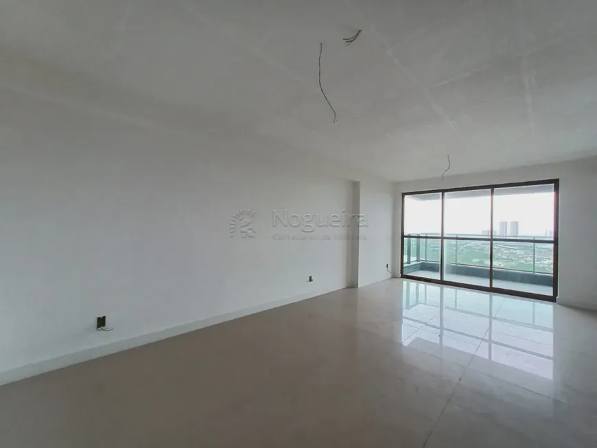 Foto 1 de Apartamento com 4 Quartos à venda, 135m² em Ilha do Retiro, Recife