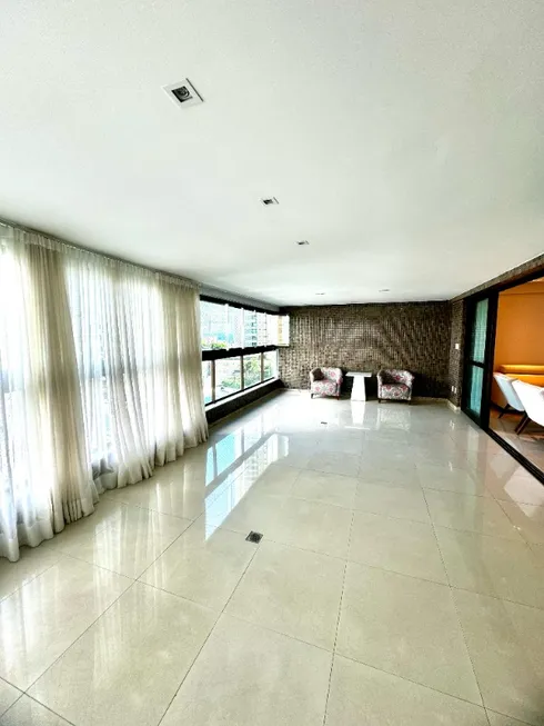 Foto 1 de Apartamento com 4 Quartos à venda, 210m² em Horto Florestal, Salvador