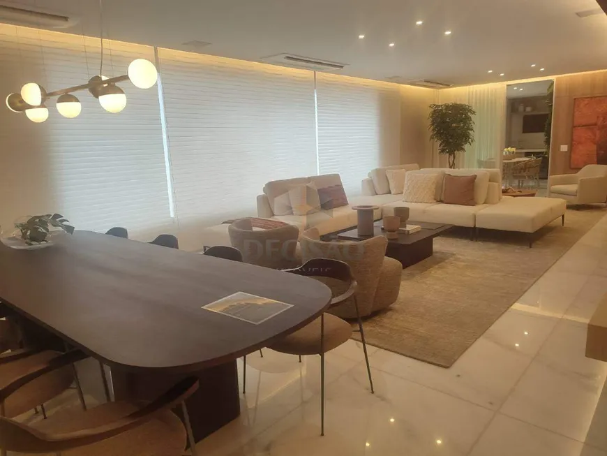 Foto 1 de Apartamento com 4 Quartos à venda, 196m² em Funcionários, Belo Horizonte