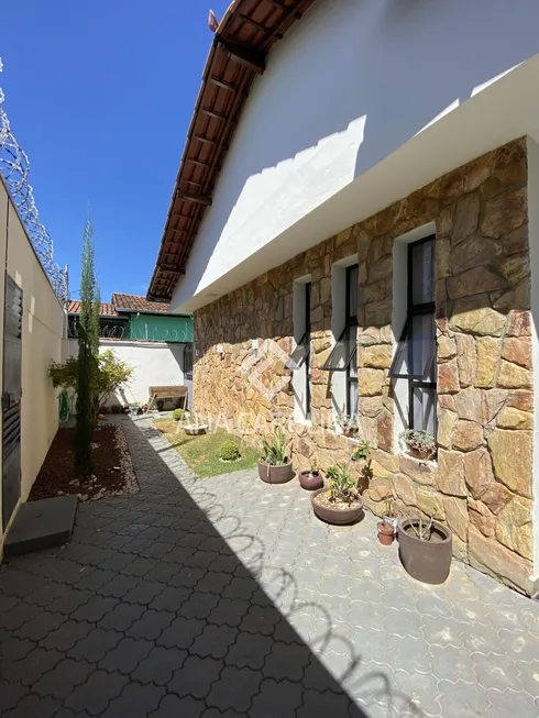 Foto 1 de Casa com 3 Quartos à venda, 320m² em Vila Guilhermina, Montes Claros
