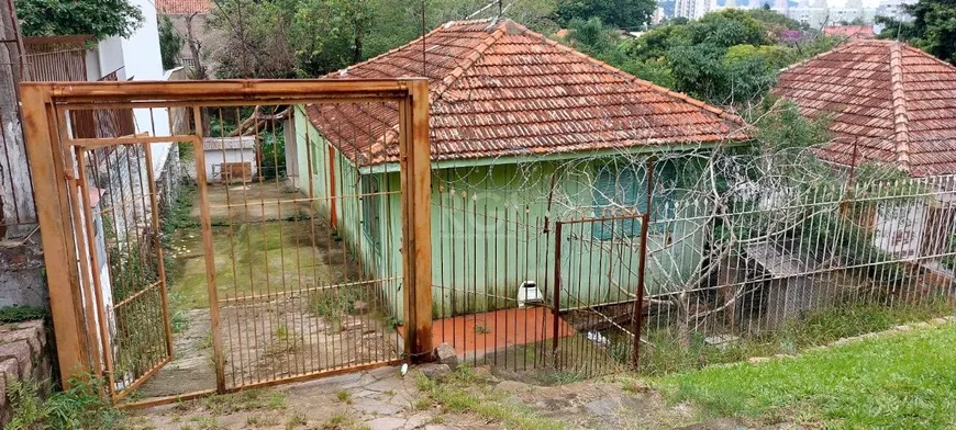 Foto 1 de Lote/Terreno à venda, 485m² em Cristal, Porto Alegre