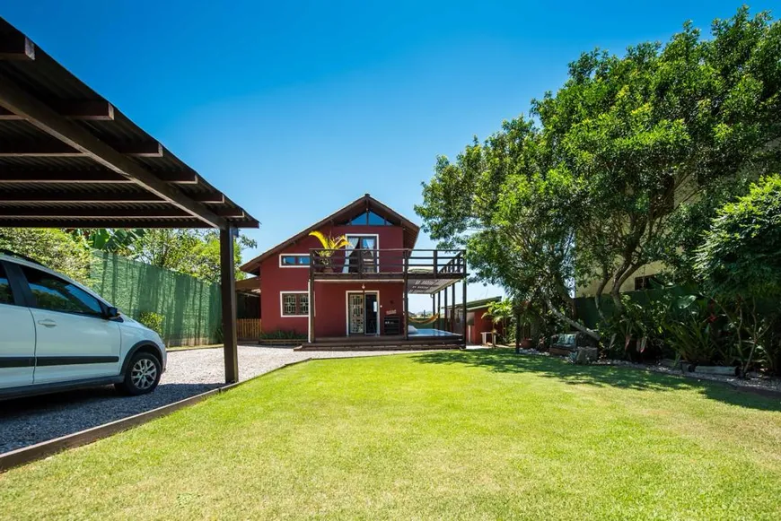 Foto 1 de Sobrado com 3 Quartos à venda, 120m² em Rio Tavares, Florianópolis