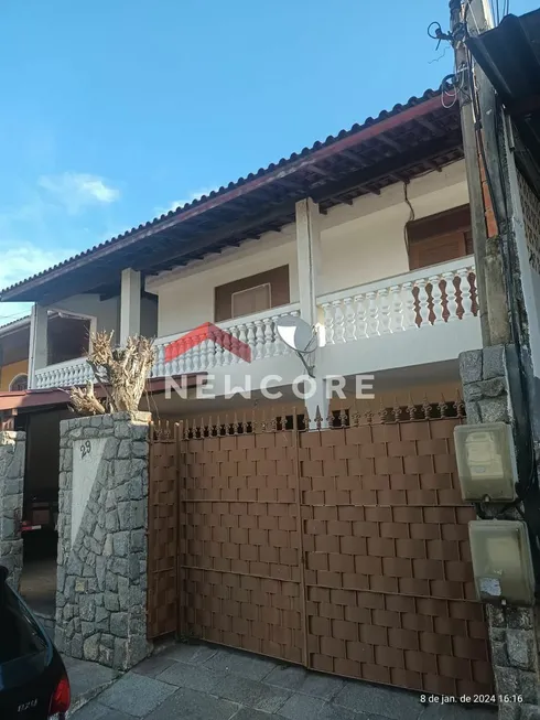 Foto 1 de Casa com 5 Quartos à venda, 195m² em Parque Jardim Carioca, Campos dos Goytacazes