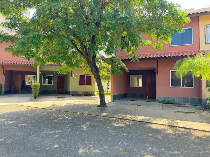 Foto 1 de Casa de Condomínio com 4 Quartos para venda ou aluguel, 140m² em Parque Res Laranjeiras, Serra