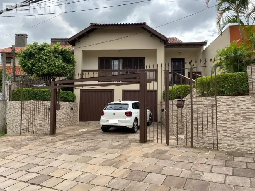 Foto 1 de Sobrado com 3 Quartos à venda, 360m² em Igara, Canoas