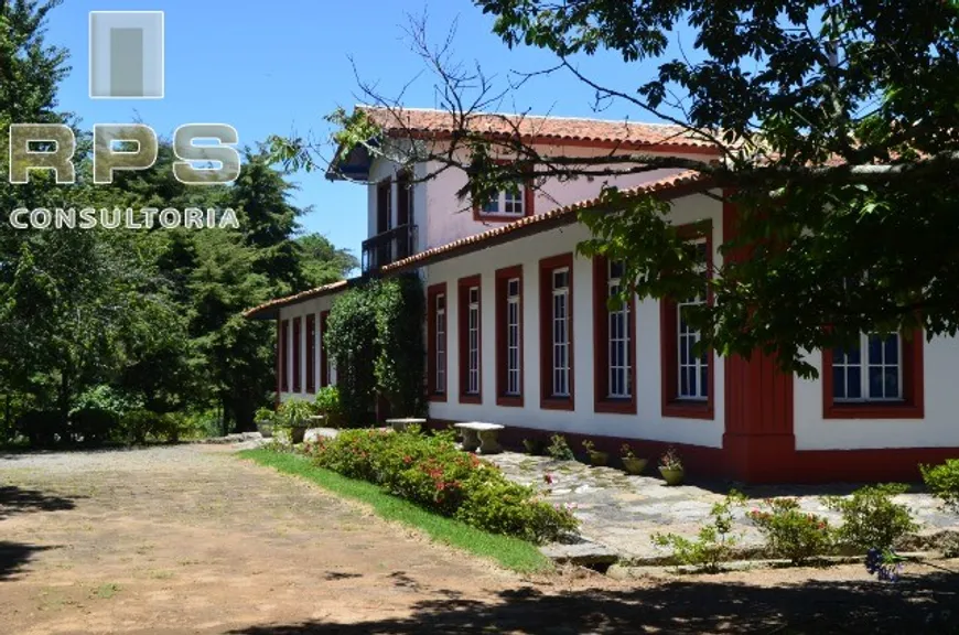 Foto 1 de Fazenda/Sítio com 4 Quartos à venda, 650m² em , Camanducaia